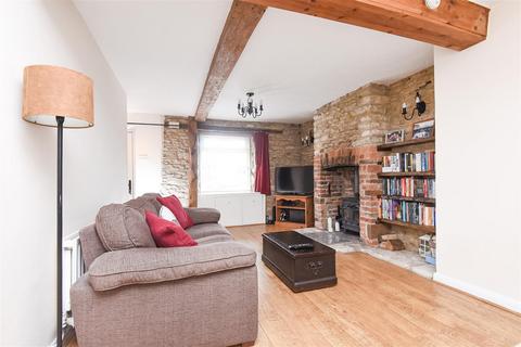 2 bedroom terraced house for sale, Newland, Witney, Oxfordshire