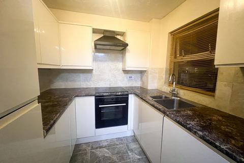 2 bedroom flat to rent, Cuthberga Close, Barking, IG11