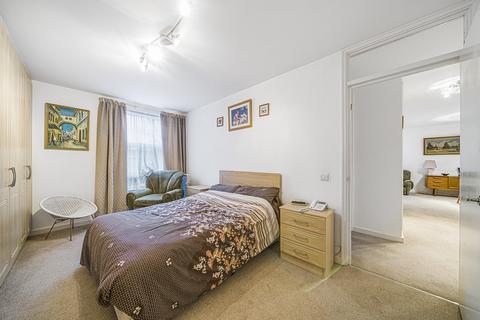 2 bedroom flat for sale, London house, Canons Corner, Edgware, Greater London. HA8 8AX