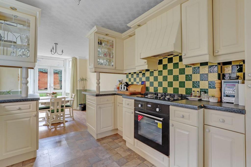 06-c59b JHProp World - 63 Byne Road - 16-medium.jpg