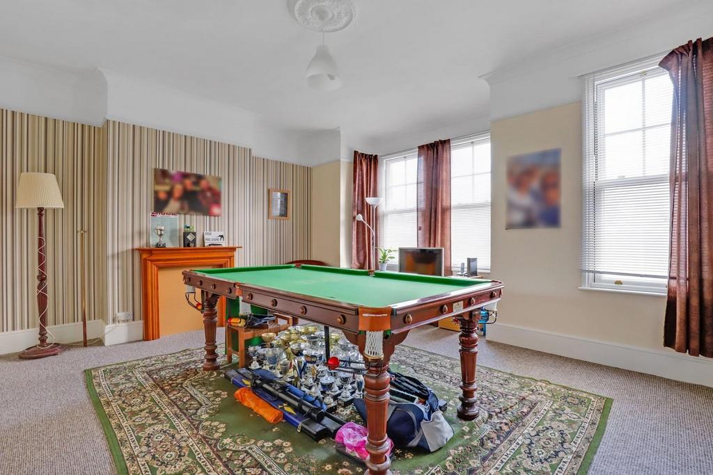 09-a165 JHProp World - 63 Byne Road - 25-medium.jpg