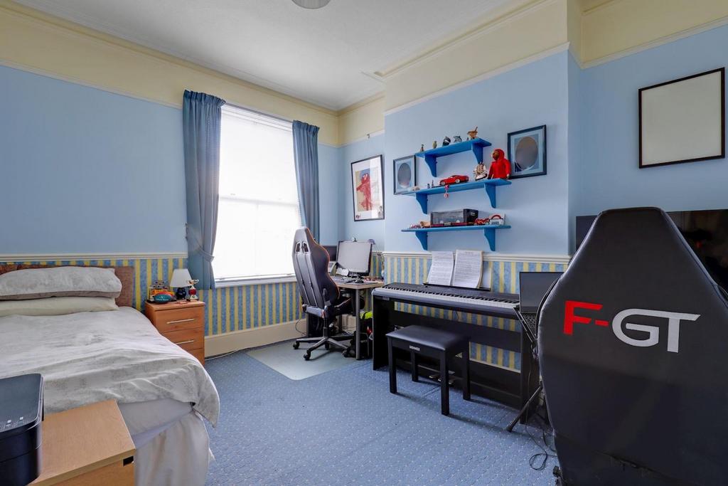 10-b24e JHProp World - 63 Byne Road - 28-medium.jpg
