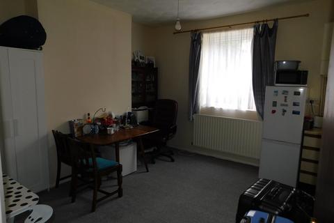 1 bedroom flat to rent, The Close, Rochester ME1