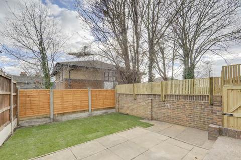 3 bedroom end of terrace house for sale, Belmont Park Close, London SE13