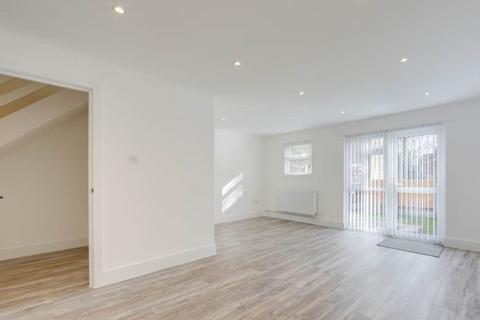 3 bedroom end of terrace house for sale, Belmont Park Close, London SE13