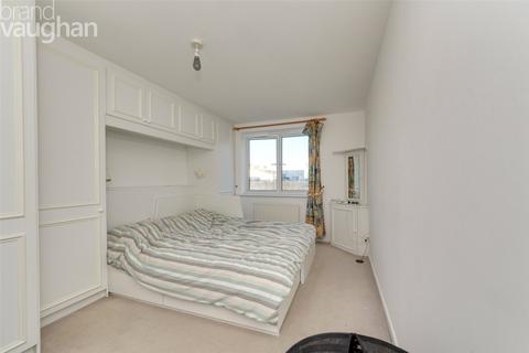 2 bedroom flat to rent, Britannia Court, The Strand, Brighton, BN2