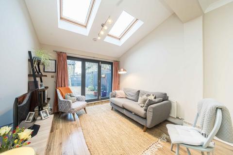 2 bedroom flat for sale, Pathfield Road, London SW16