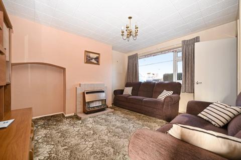 3 bedroom end of terrace house for sale, Westfield Oval, Yeadon, Leeds