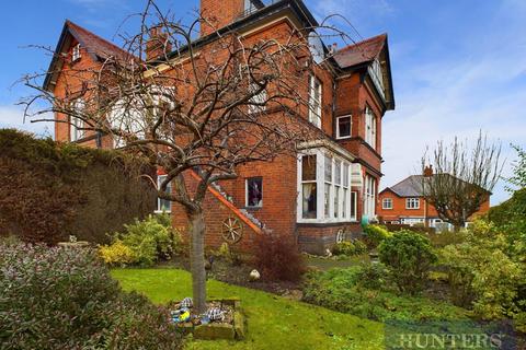 8 bedroom detached house for sale, Mount Park Road, Scarborough