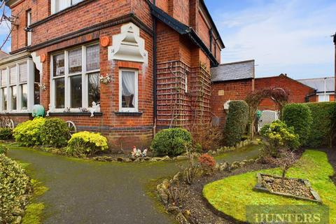 8 bedroom detached house for sale, Mount Park Road, Scarborough