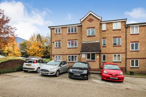 1 bedroom flat to rent, Bonchurch Court, Oakhill Road, Purfleet-On-Thames, Essex, RM19