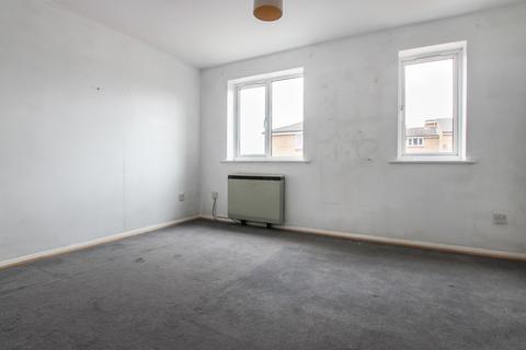 1 bedroom flat to rent, Bonchurch Court, Oakhill Road, Purfleet-On-Thames, Essex, RM19