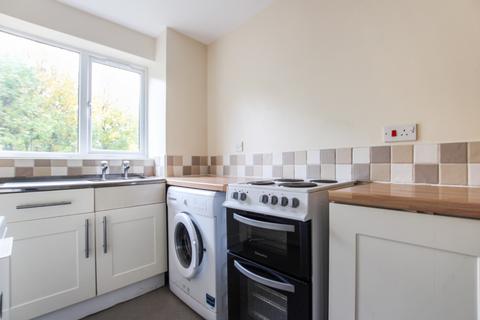 1 bedroom flat to rent, Bonchurch Court, Oakhill Road, Purfleet-On-Thames, Essex, RM19