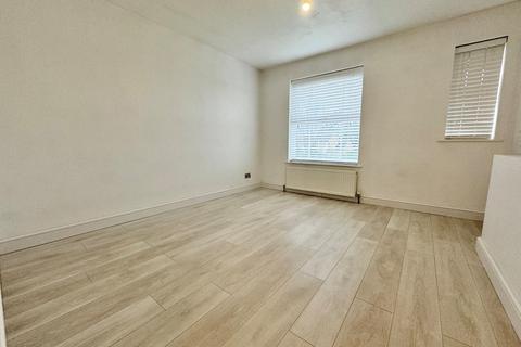 2 bedroom end of terrace house to rent, Alderminster Road, Solihull, West Midlands, B91