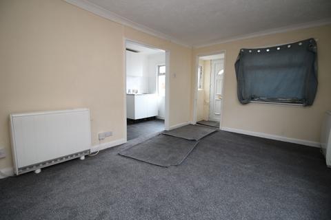 3 bedroom bungalow to rent, Swift Avenue, Jaywick, Clacton-on-Sea