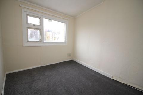 3 bedroom bungalow to rent, Swift Avenue, Jaywick, Clacton-on-Sea