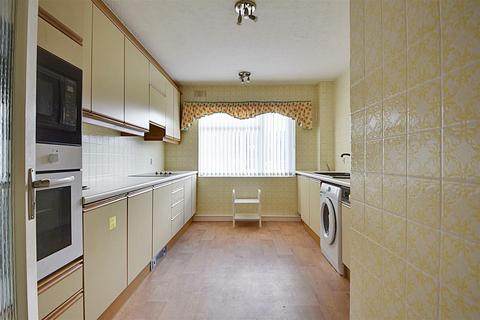 2 bedroom flat for sale, Insley Court, Normandale, Bexhill-On-Sea