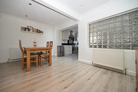 3 bedroom end of terrace house for sale, Greenacre Park Mews, Rawdon, Leeds