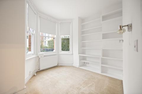 3 bedroom flat to rent, Gondar Gardens, West Hampstead NW6