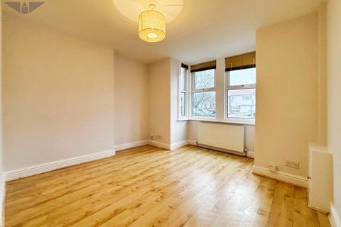 1 bedroom maisonette to rent, Kingston Road, Surrey TW18