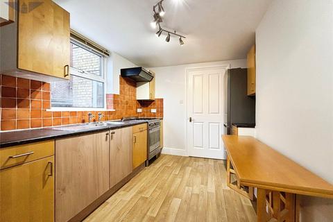 1 bedroom maisonette to rent, Kingston Road, Surrey TW18