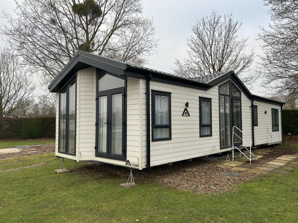 Cakes and Ale - Atlas-Jasmine Lodge-59995