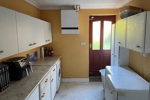 7 Broadheath Drive, Shelfield, Walsall, WS4 1TG