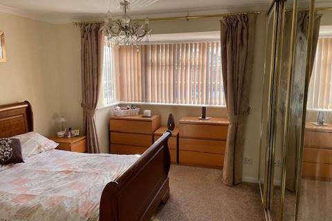 7 Broadheath Drive, Shelfield, Walsall, WS4 1TG