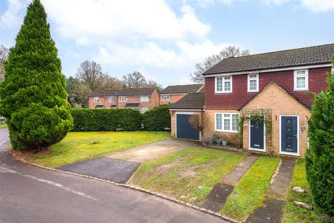 3 bedroom end of terrace house for sale, Farcrosse Close, Berkshire GU47