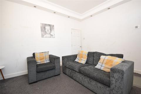 3 bedroom terraced house for sale, Leeds Road, Kippax, Leeds, West Yorkshire