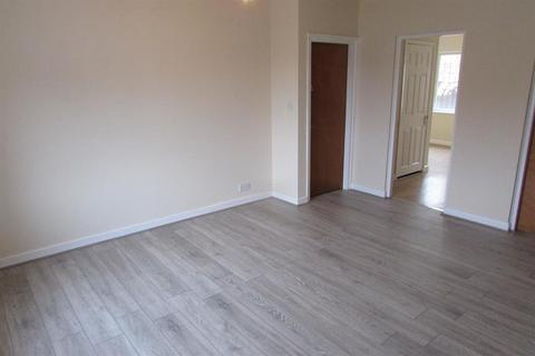 2 bedroom flat to rent, Lichfield Street, Tamworth, B79 7QB