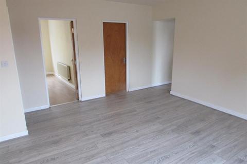 2 bedroom flat to rent, Lichfield Street, Tamworth, B79 7QB