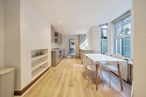 1 bedroom flat for sale, Shuttleworth Road, Battersea