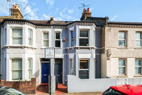 1 bedroom flat for sale, Shuttleworth Road, Battersea