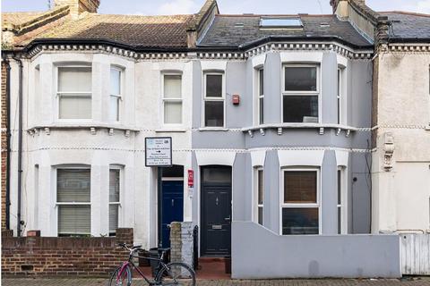 1 bedroom flat for sale, Shuttleworth Road, Battersea