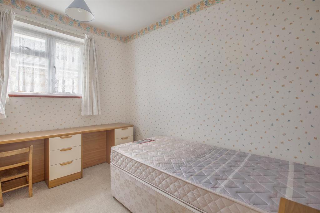 11 Wycombe Road, HP15 6 RX-6.jpg