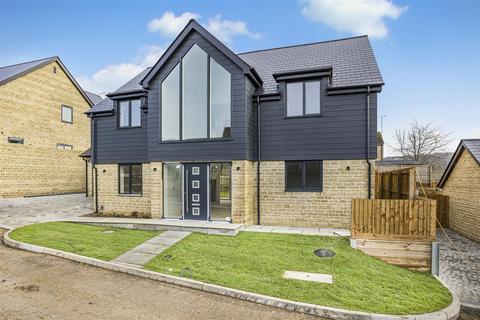 4 bedroom detached house for sale, Pickering Close, Winchcombe