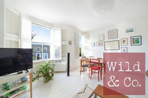 2 bedroom flat for sale, Powerscroft Road, Hackney