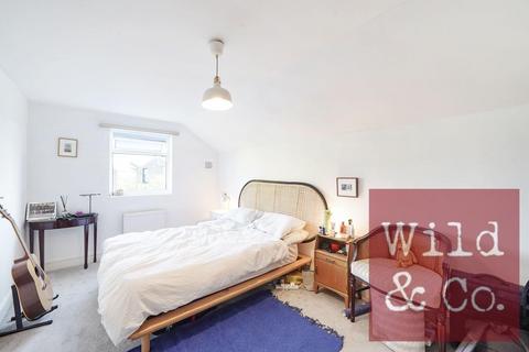 2 bedroom flat for sale, Powerscroft Road, Hackney