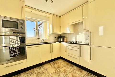 3 bedroom link detached house for sale, Meadowcroft Rise, Bradford BD4