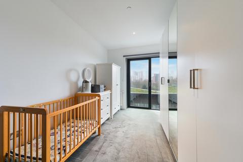 3 bedroom apartment for sale, Modena House, London, E14