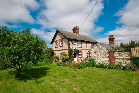 3 bedroom semi-detached house to rent, Titchwell