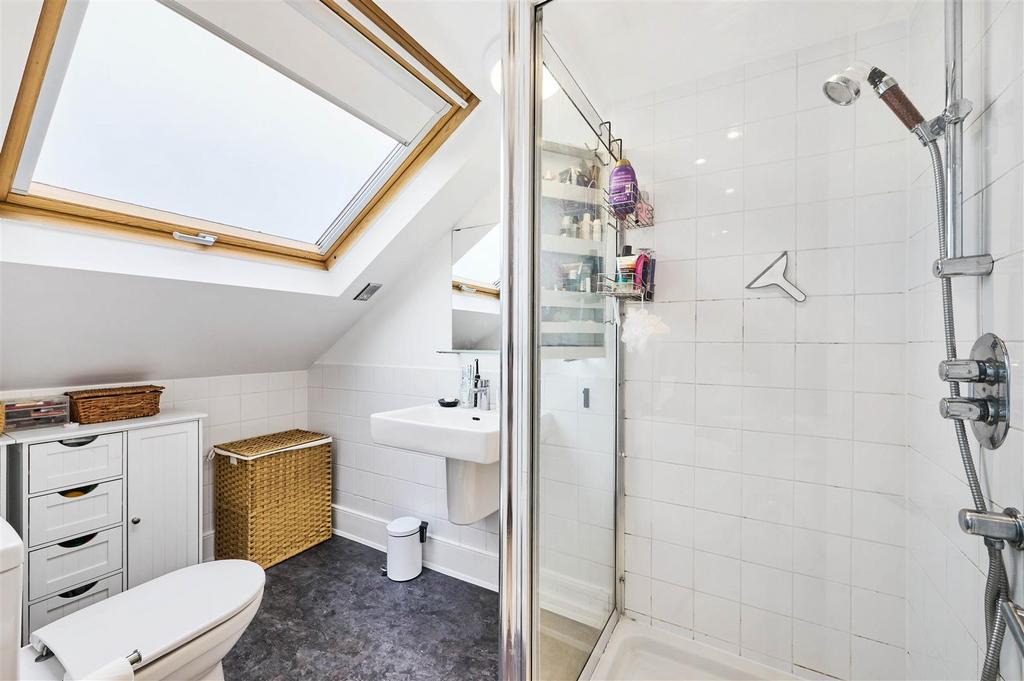 En suite bathroom, Warriner Gardens, Eden Harper B