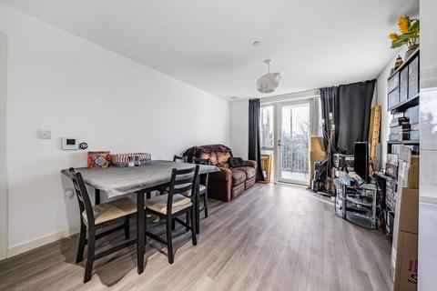 2 bedroom apartment for sale, Grosvenor Court, Adenmore Road, London, SE6 4FD