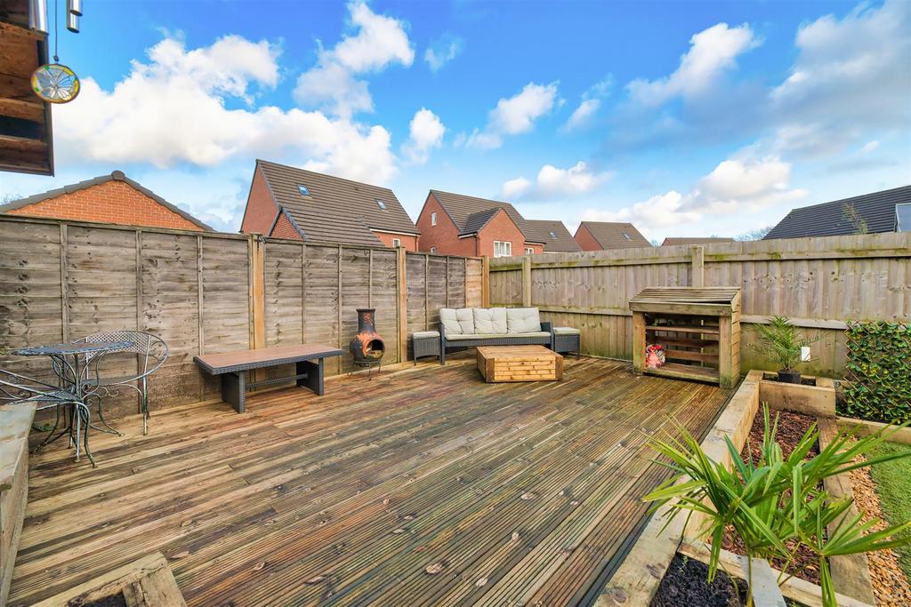 Decking/Garden