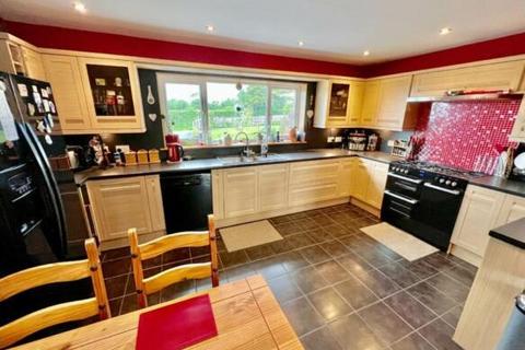 3 bedroom detached bungalow for sale, Pennant, Llanon