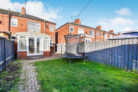 3 bedroom end of terrace house for sale, Louis Drive, Hull