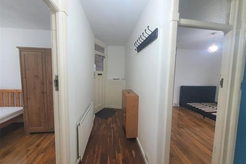 2 bedroom flat to rent, High Mead, Harrow