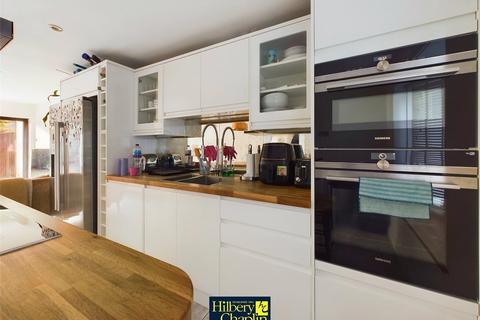3 Brampstead, Basildon, SS15 6QU