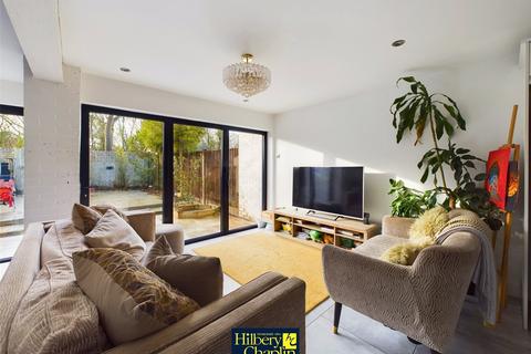 3 Brampstead, Basildon, SS15 6QU